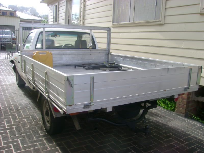 Wrecking YN85 Hilux NSW